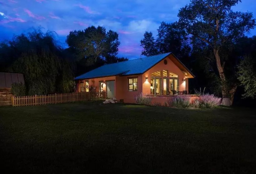 Aamiaismajoitus (B&B) Blue Lake Ranch