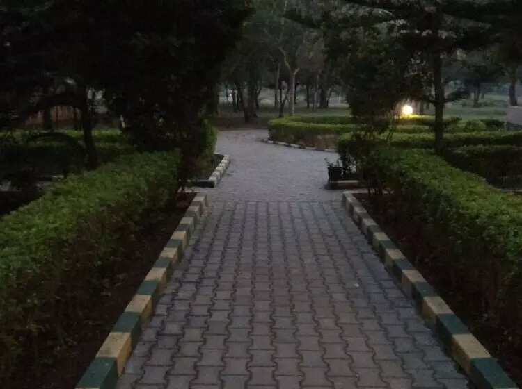 Country Club Wildlife Resort