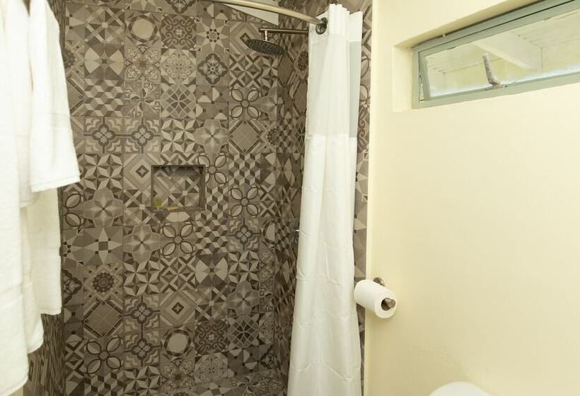 مسافرخانه Ocean Winds Suite