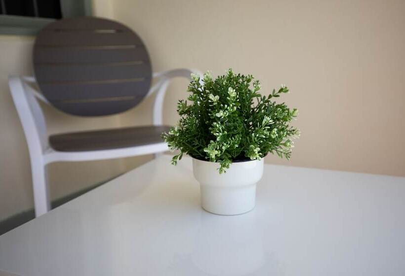 مسافرخانه Ocean Winds Suite