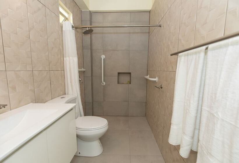 مسافرخانه Ocean Winds Suite