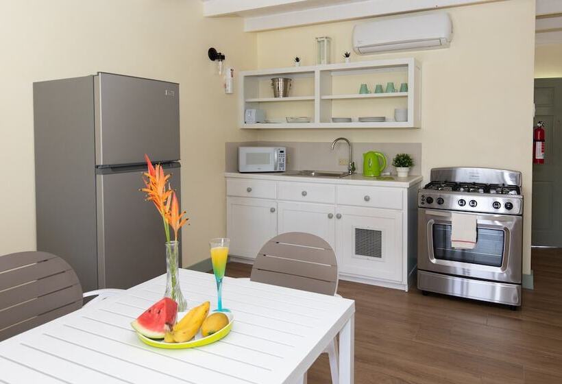 مسافرخانه Ocean Winds Suite