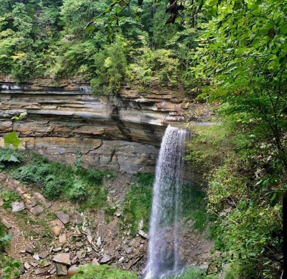 בית מלון כפרי Clifty Inn