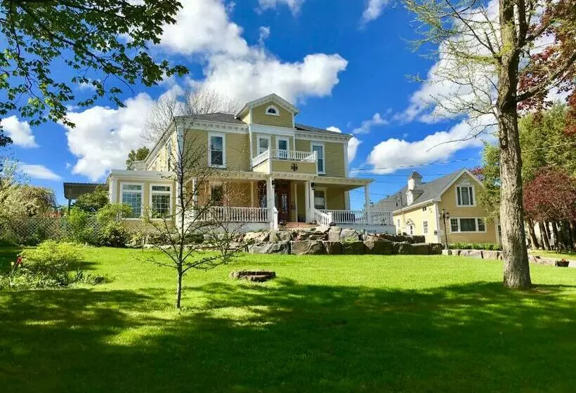 ホテル Tattingstone Inn