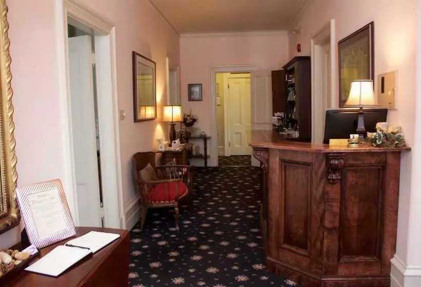 ホテル Tattingstone Inn