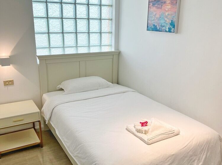 בית מלון כפרי Tinian Diamond