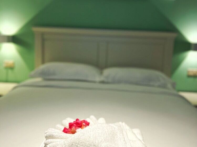 בית מלון כפרי Tinian Diamond