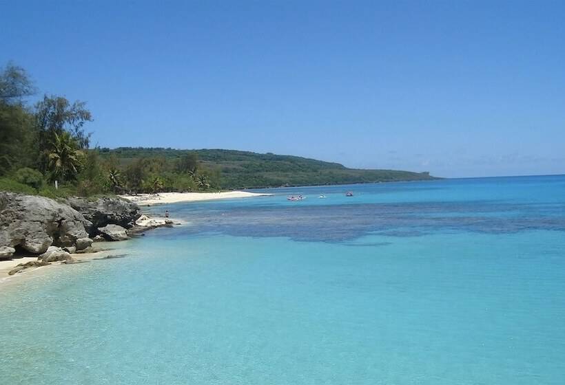 בית מלון כפרי Tinian Diamond