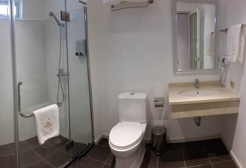 בית מלון כפרי Tinian Diamond