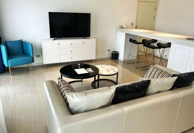 ホテル Tinian Diamond