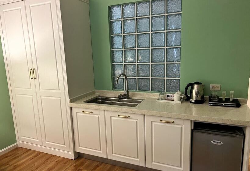 בית מלון כפרי Tinian Diamond