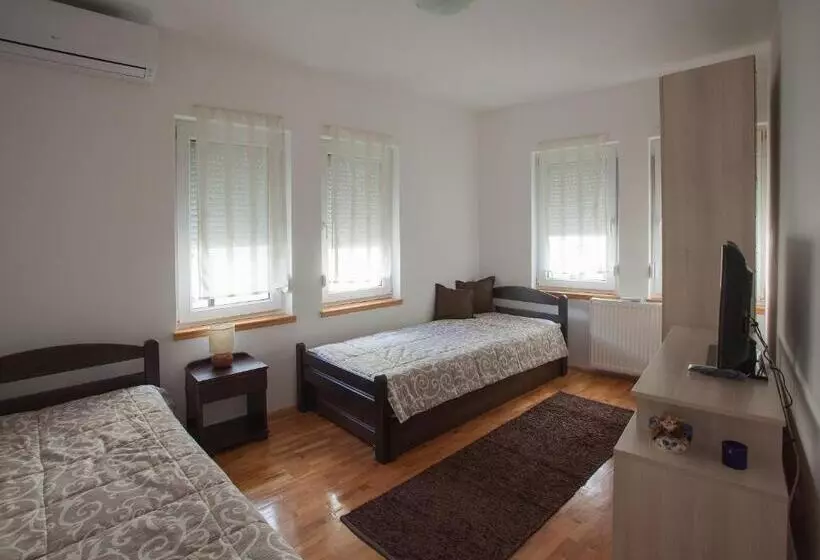 پانسیون Guesthouse Rota
