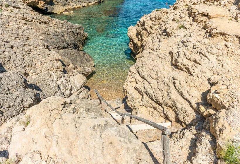 ペンション Hostal Cala Moli