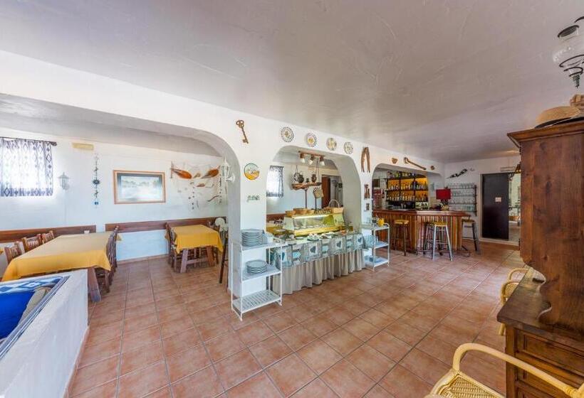 ペンション Hostal Cala Moli