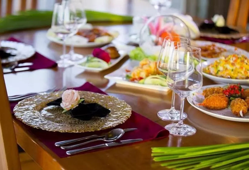 هتل Davok Suites Uyo