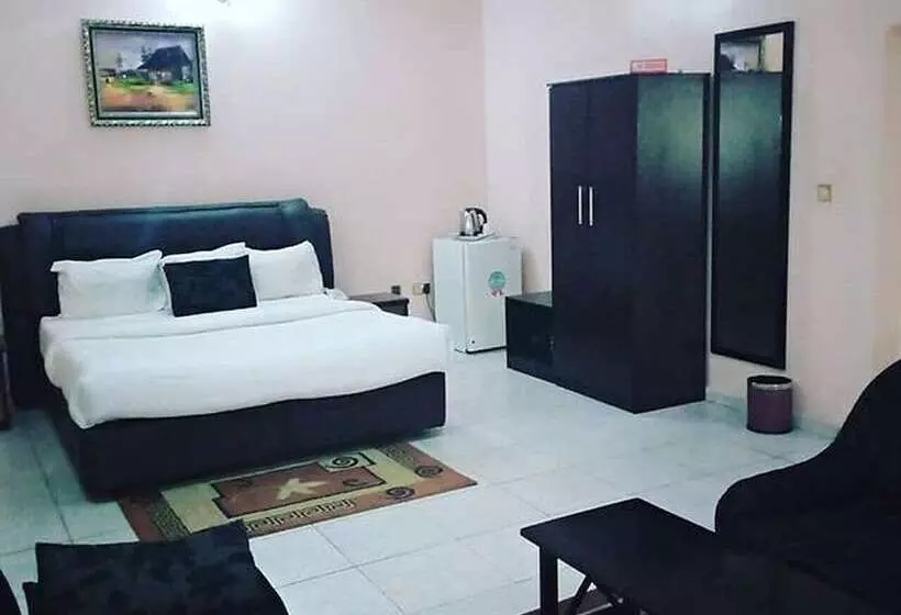هتل Davok Suites Uyo