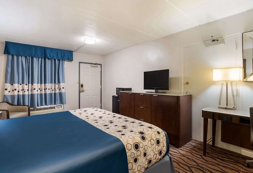 בית מלון כפרי Rodeway Inn