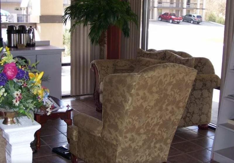 בית מלון כפרי Rodeway Inn