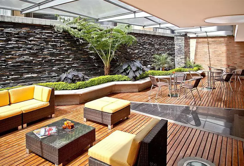 Estelar Apartamentos Aeropuerto