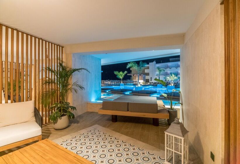 Akasha Beach Hotel & Spa