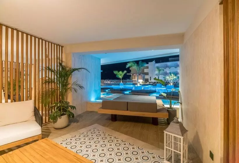 Akasha Beach Hotel & Spa