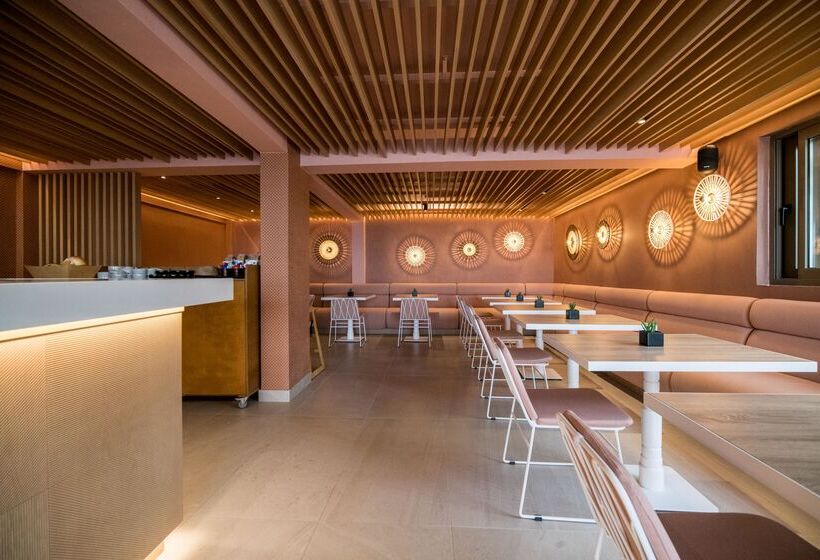 Akasha Beach Hotel & Spa