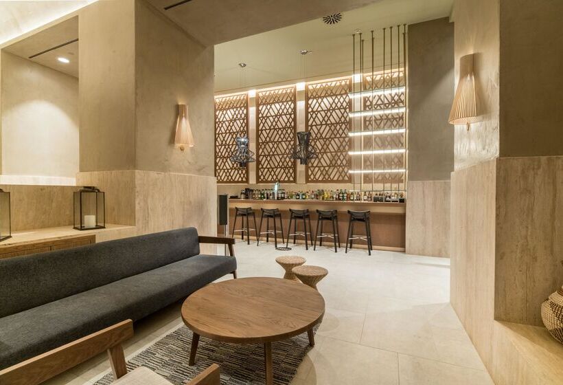 Akasha Beach Hotel & Spa