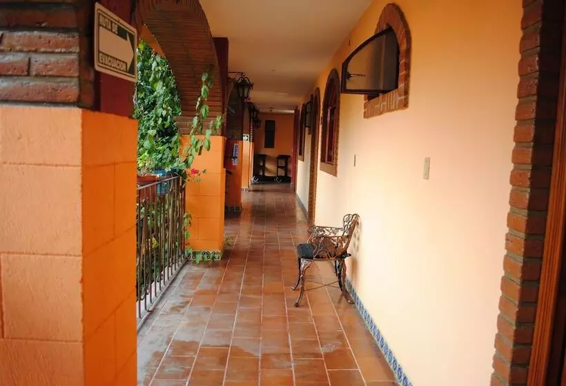 Отель Boutique Posada La Casona De Cortés