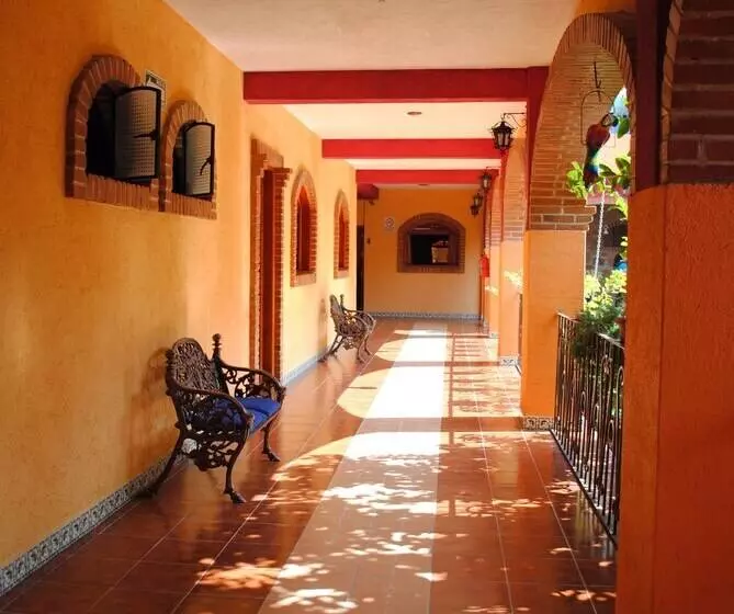 Отель Boutique Posada La Casona De Cortés