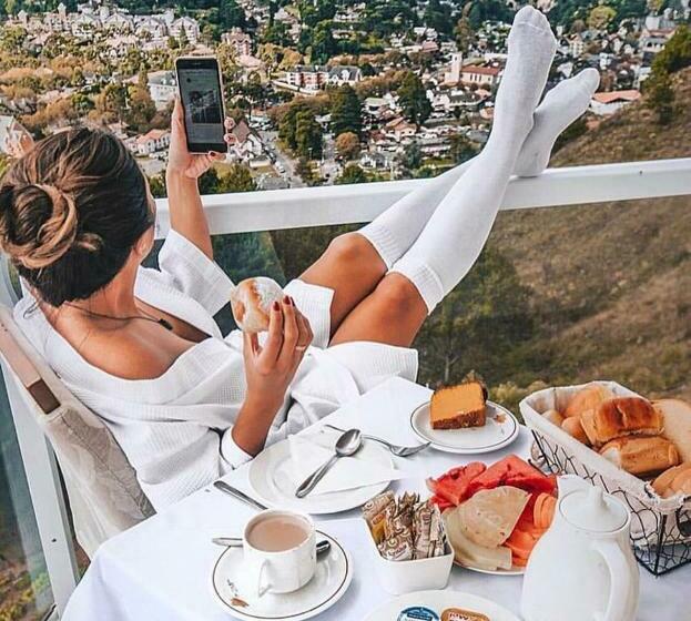 Отель Chris Park