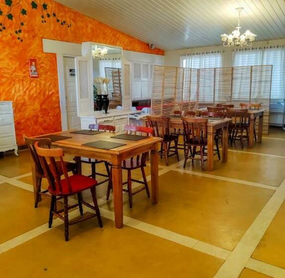 Отель Chris Park