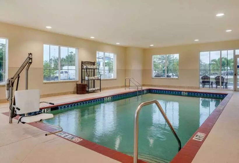 호텔 Comfort Inn & Suites Airport