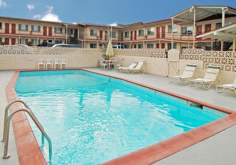 ホテル Downtown Inn