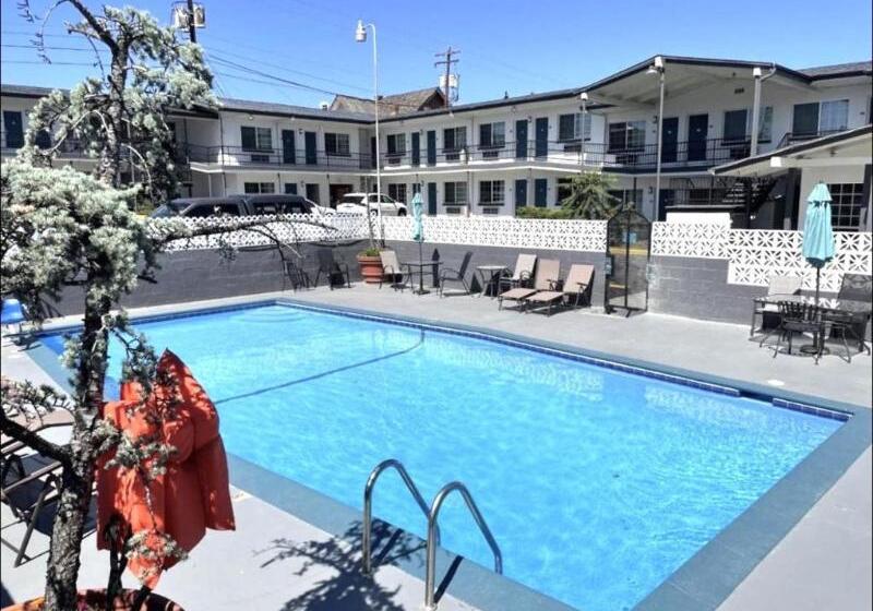 ホテル Downtown Inn