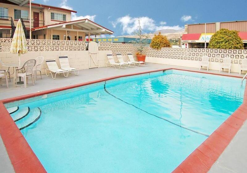 ホテル Downtown Inn