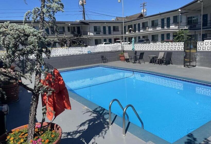 ホテル Downtown Inn