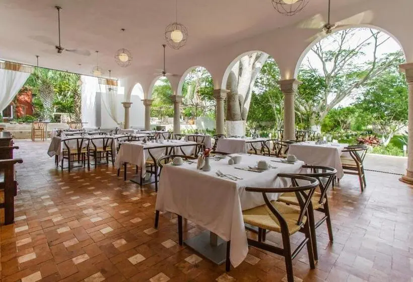 هتل Hacienda Santa Cruz