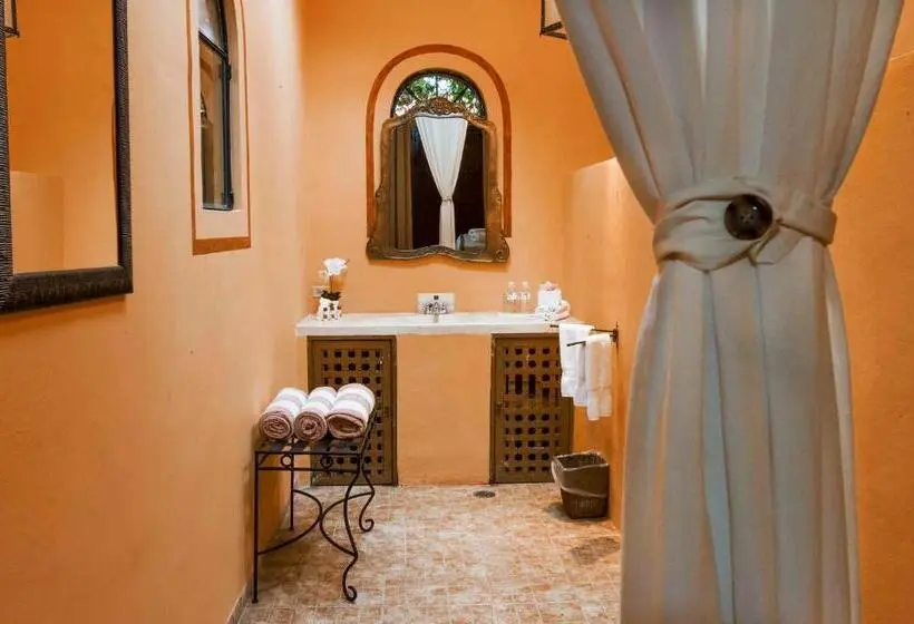 هتل Hacienda Santa Cruz