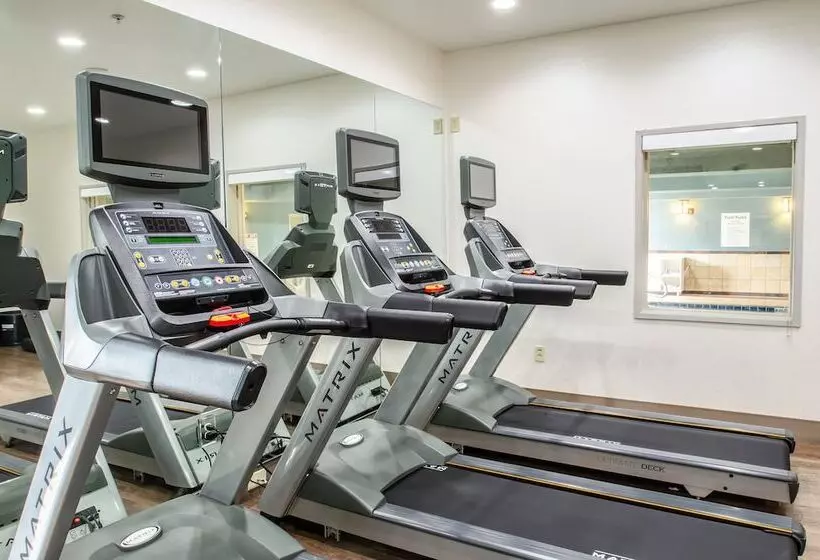 호텔 Holiday Inn Express & Suites   Olathe South, An Ihg