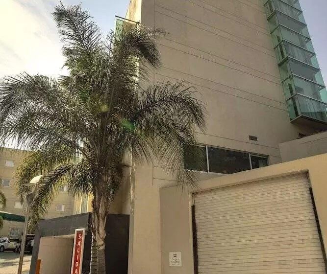 ホテル Ibis Guadalajara Expo