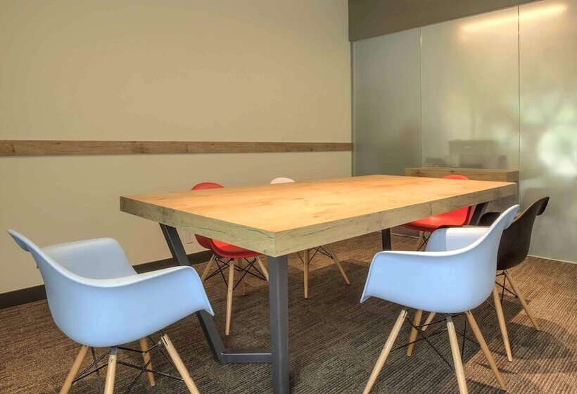 Otel Ibis Guadalajara Expo