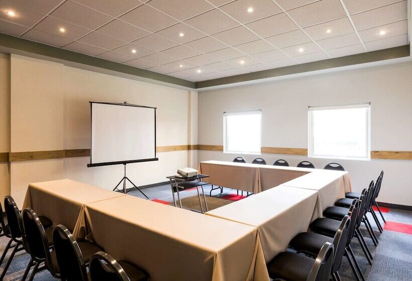 Otel Ibis Guadalajara Expo