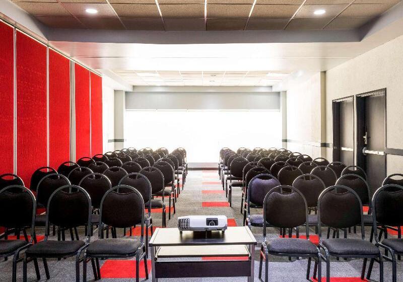 Otel Ibis Guadalajara Expo