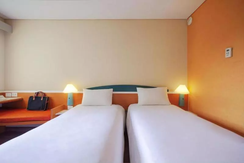 ホテル Ibis Guadalajara Expo