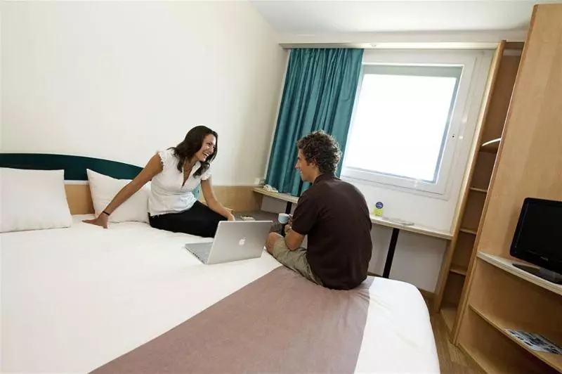 ホテル Ibis Guadalajara Expo