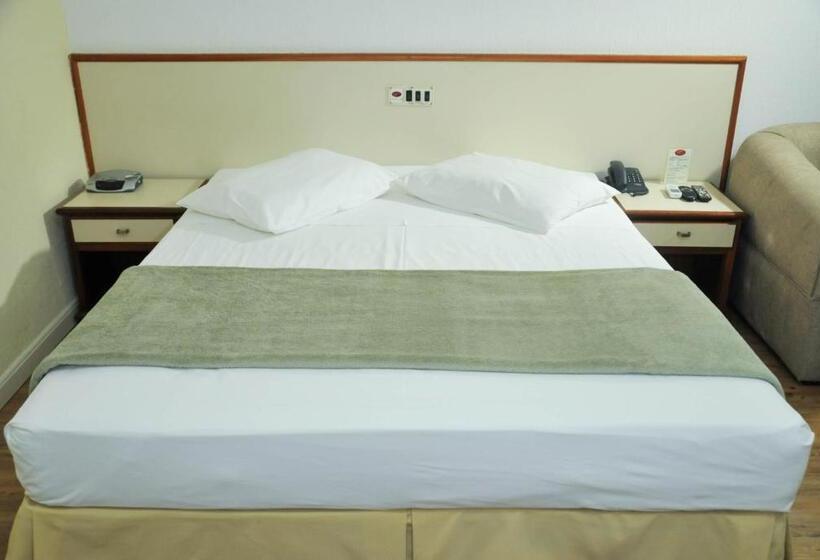 בית מלון כפרי Inter Plaza