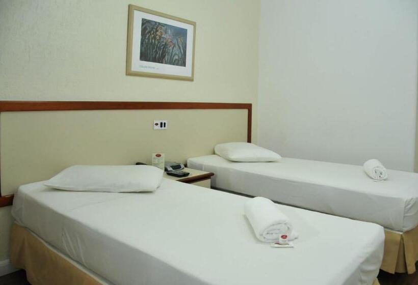 בית מלון כפרי Inter Plaza