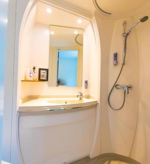 هتل L Kvarntorget