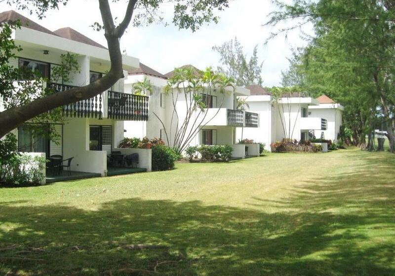 هتل Plum Tree Club