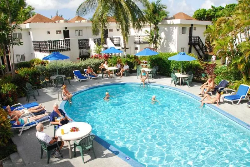 هتل Plum Tree Club